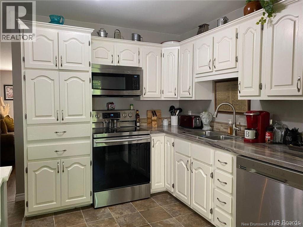 629 Old King George Hwy photo 3