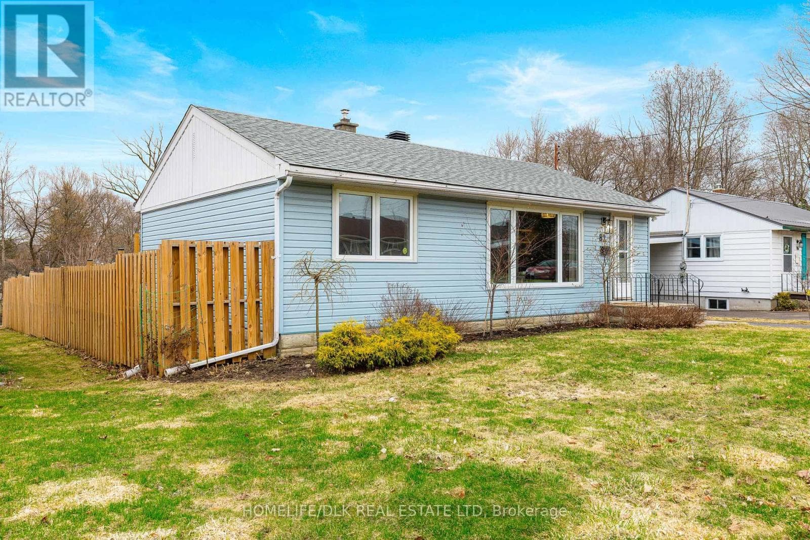 82 BROOKVIEW CRESCENT photo 2