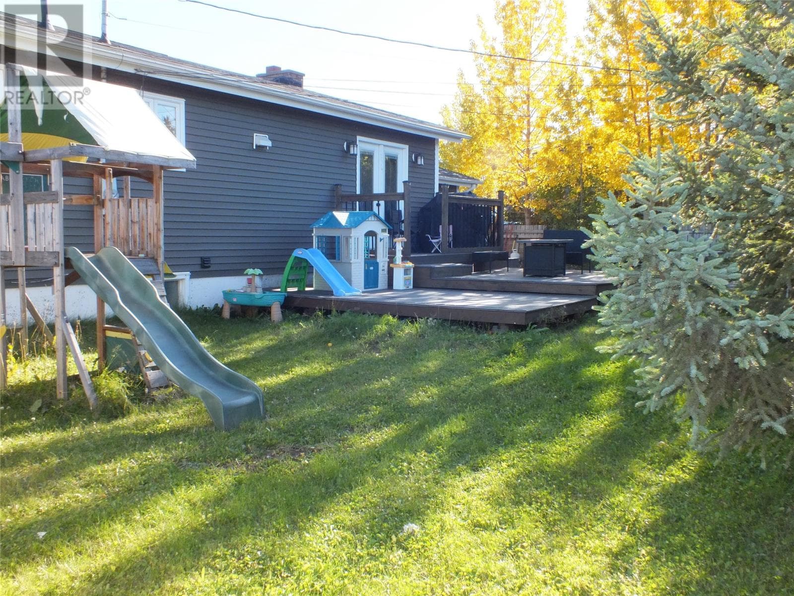 401 Lakeside Drive photo 2