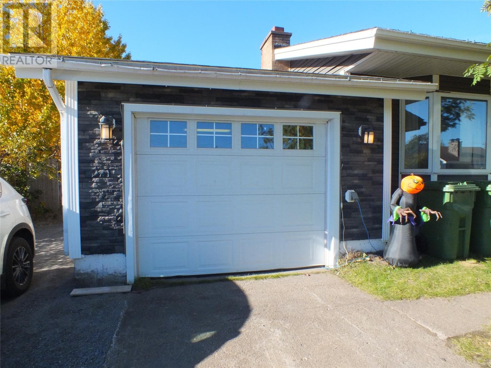 401 Lakeside Drive photo 4