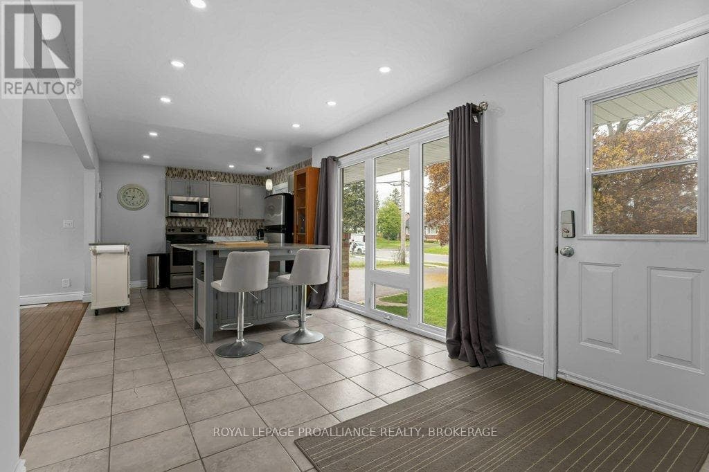 168 AVENUE ROAD photo 4