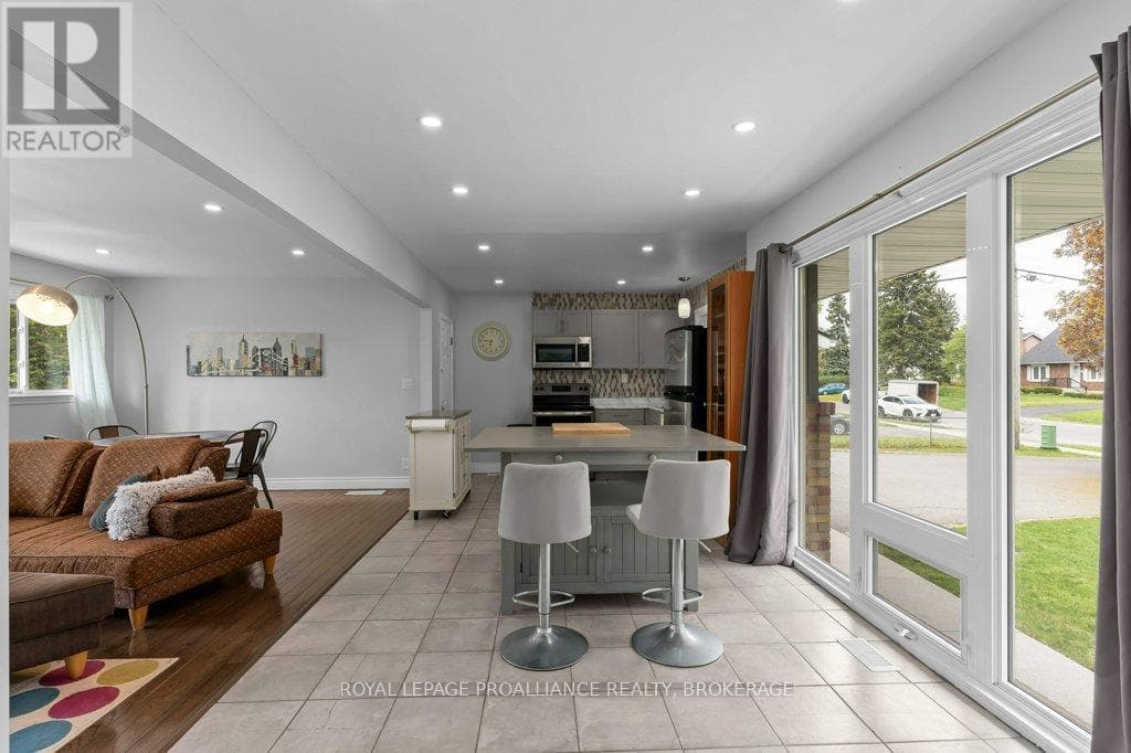 168 AVENUE ROAD photo 5