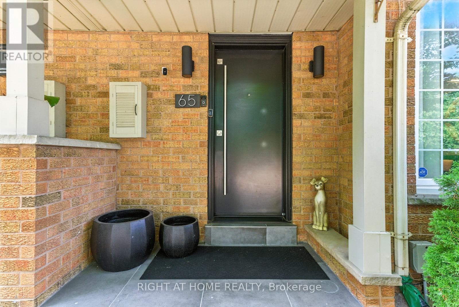 65 SUNVALE PLACE photo 2