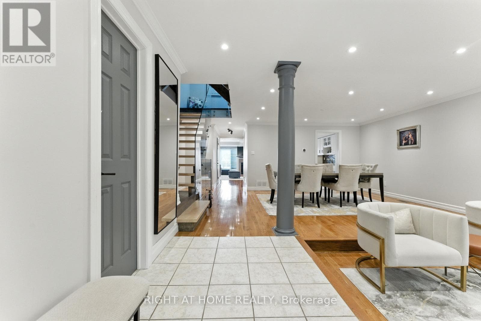 65 SUNVALE PLACE photo 3