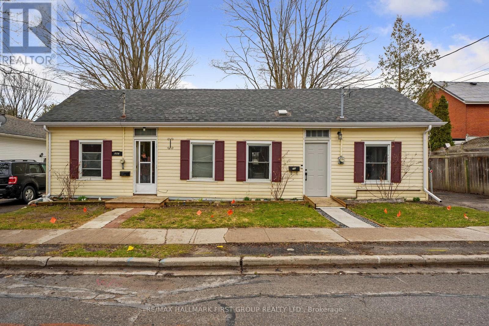 5 bed 2 bath multi-family at 387 / 389 JOHN STREET — $579,995