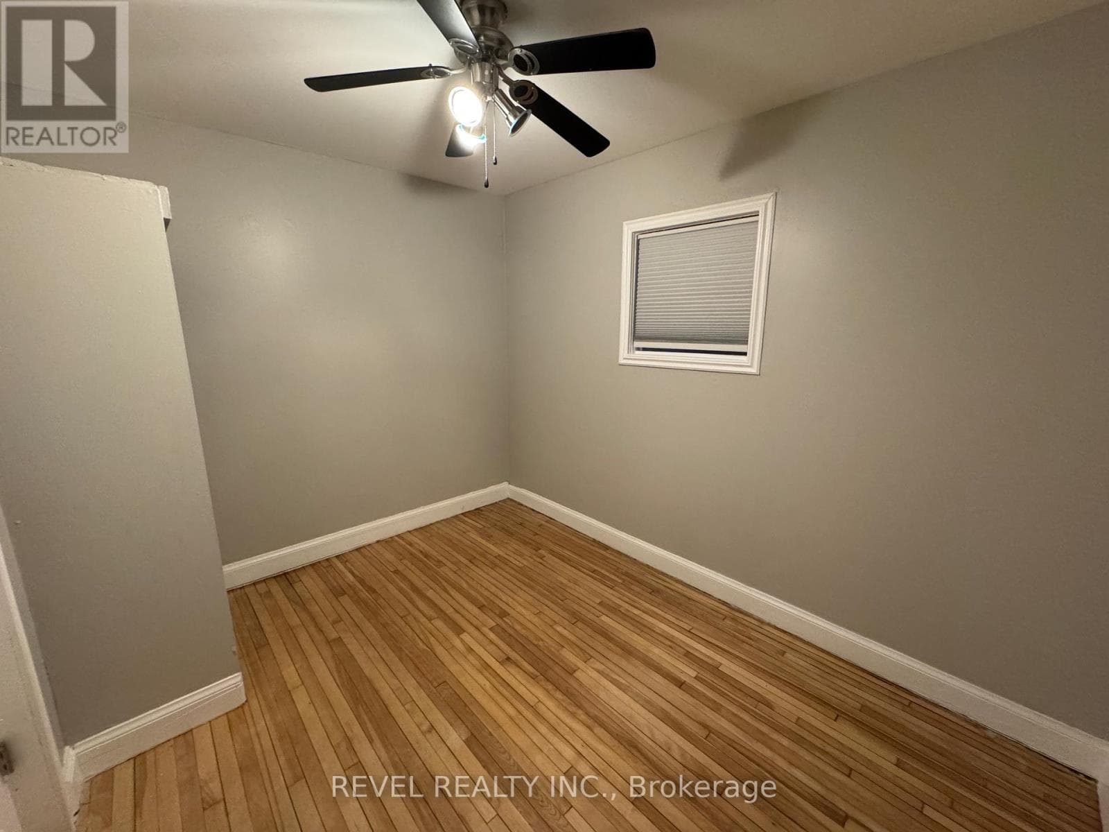 39 MAPLE STREET N photo 3