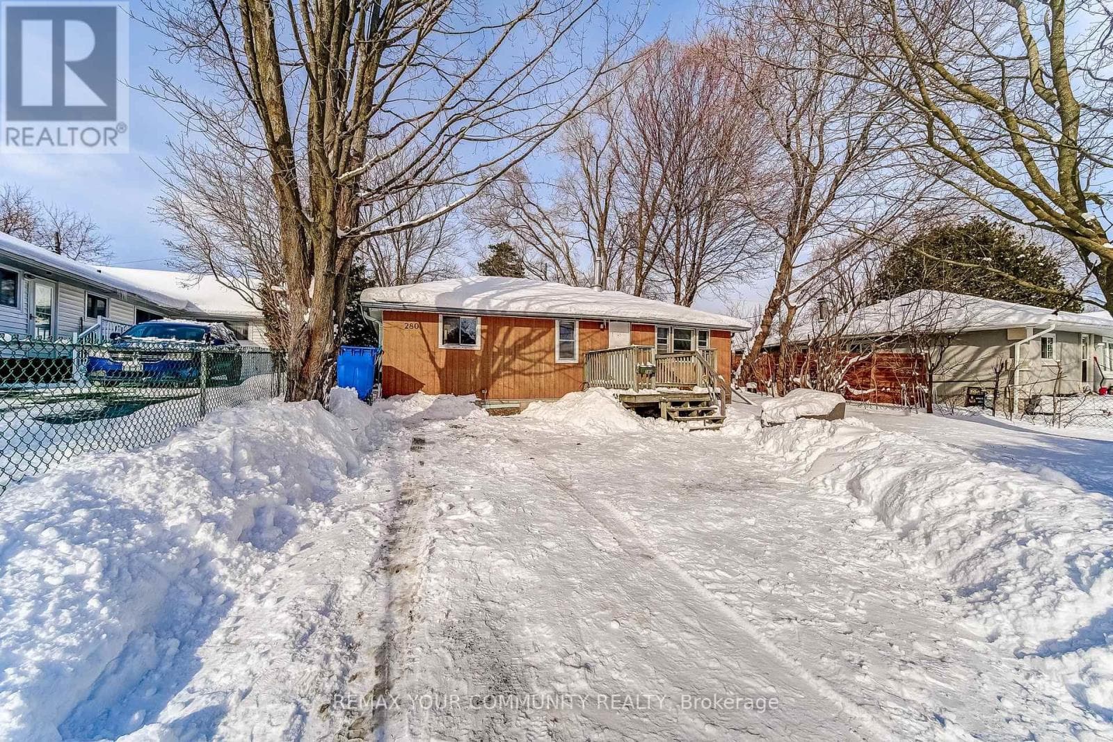 2 bed 1 bath single family at 280 PASADENA DRIVE — $450,000