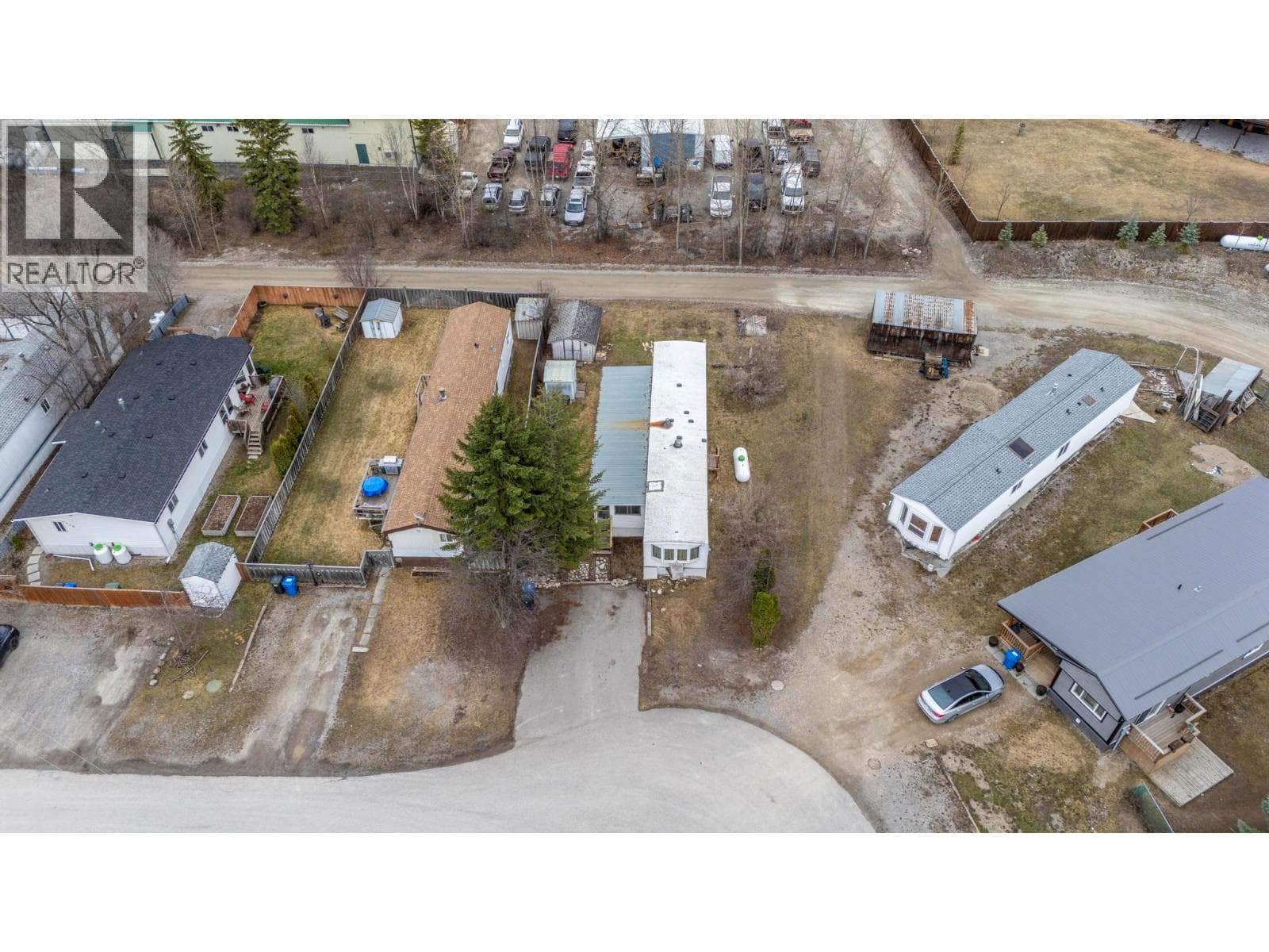 1029 King Crescent photo 4