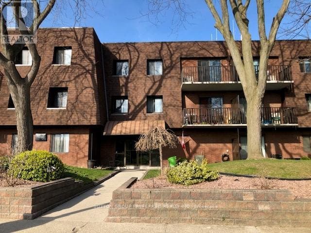 2 bed 1 bath single family at 207 - 225 CAMPUS PARKWAY — $209,900