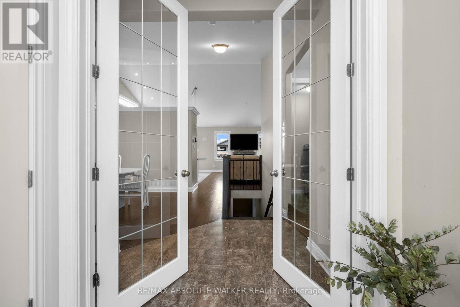 272 STERLING STREET photo 5