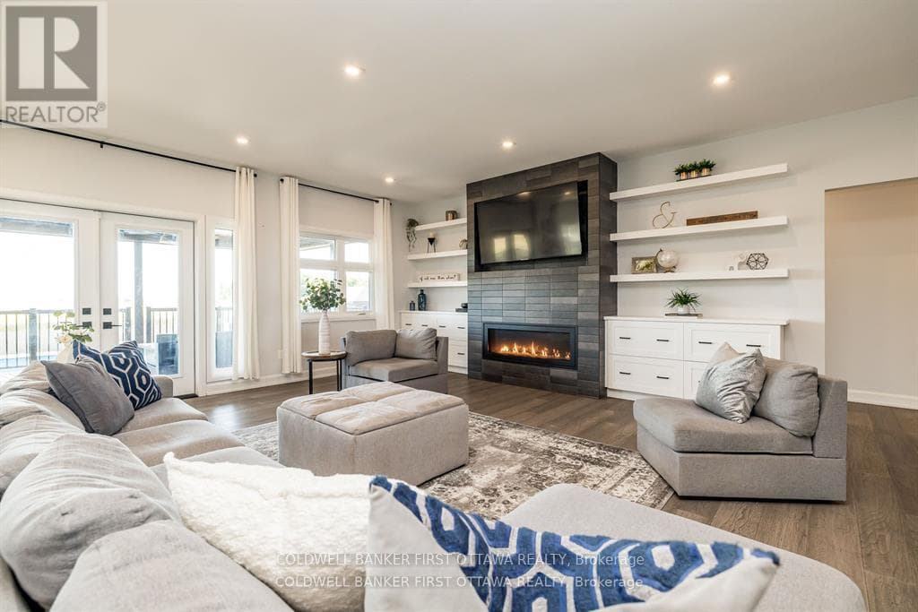 5758 FERNBANK ROAD photo 3