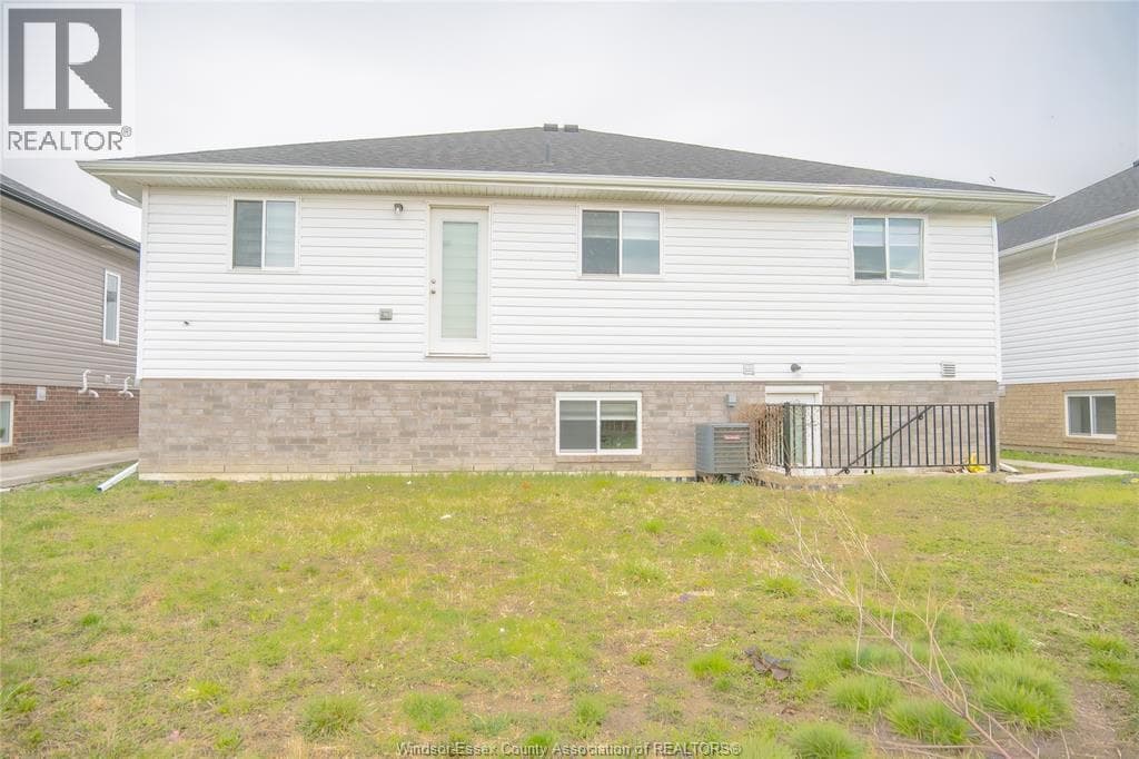 1155 ASPEN RIDGE CRESCENT photo 3