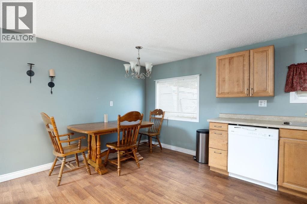 368 Grey Crescent photo 5