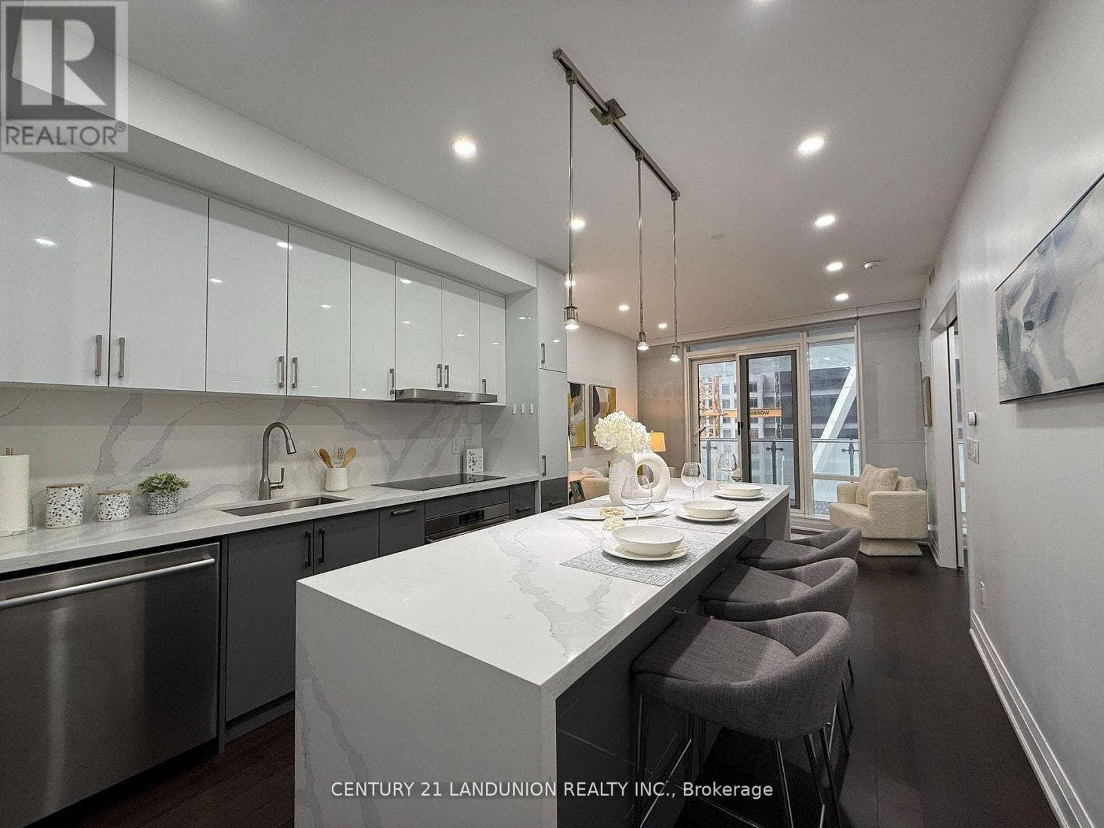 2 bed 2 bath single family at 1508 - 1 BLOOR STREET E — $869,999