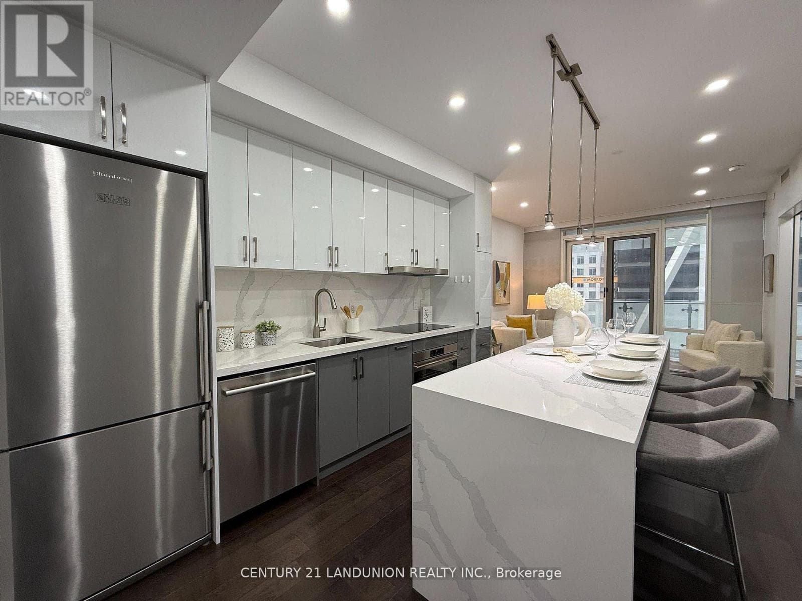 1508 - 1 BLOOR STREET E photo 2