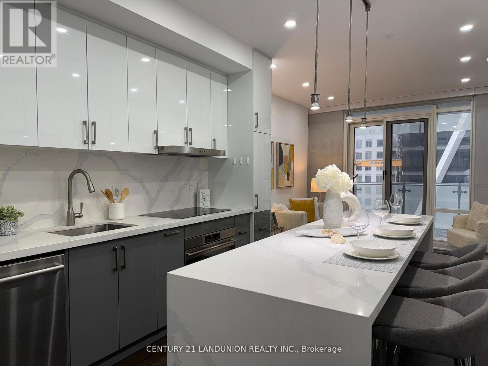 1508 - 1 BLOOR STREET E photo 3