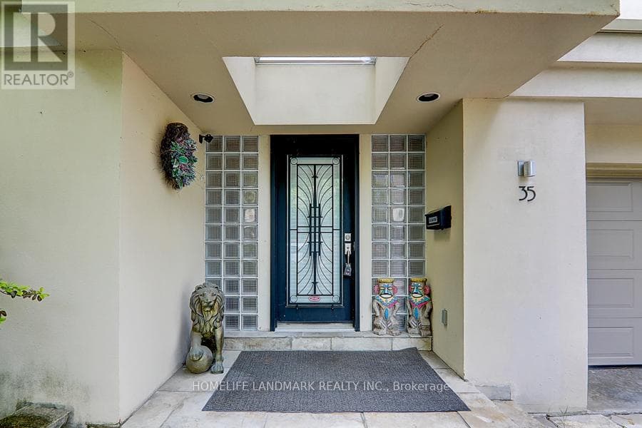 35 GARDINER ROAD E photo 2