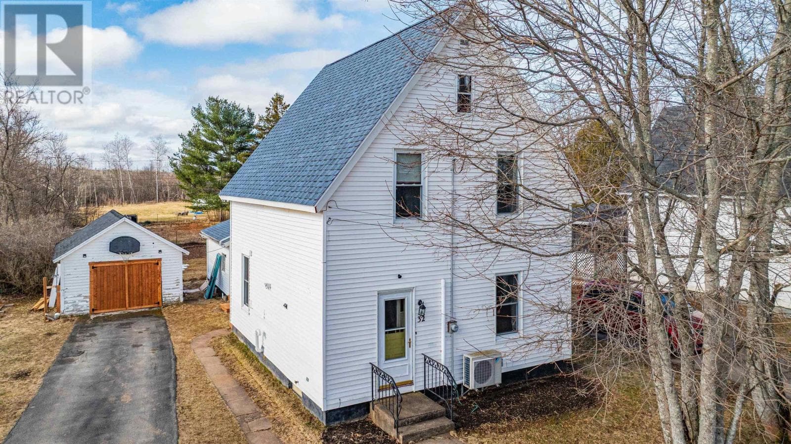 32 River Avenue photo 2
