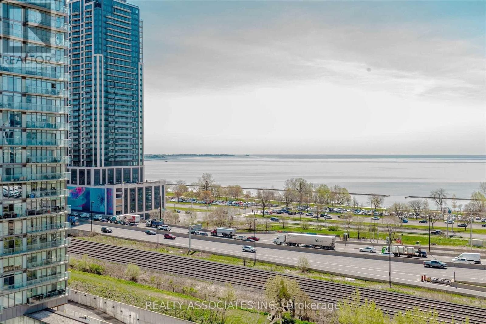 1 bed 1 bath single family at 813 - 105 THE QUEENSWAY WAY — $399,000