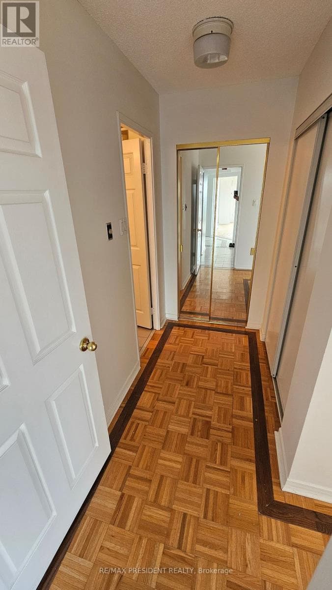 1103 - 2155 BURNHAMTHORPE ROAD W photo 5