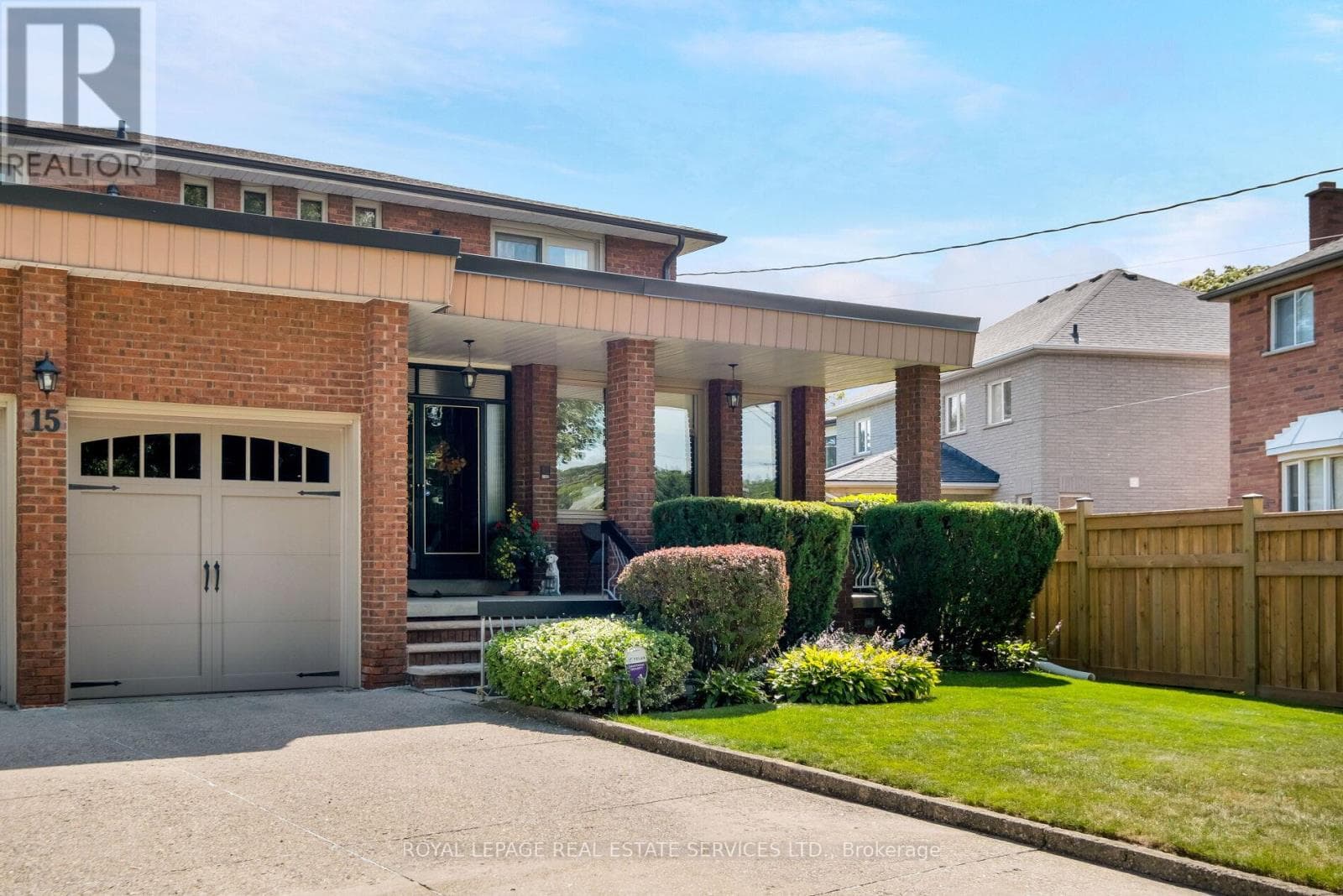 15 WESTROYAL ROAD photo 3