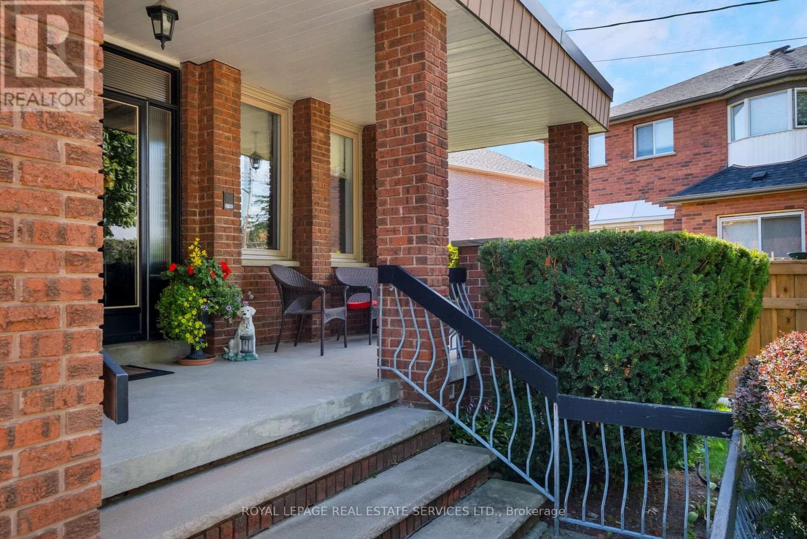 15 WESTROYAL ROAD photo 5