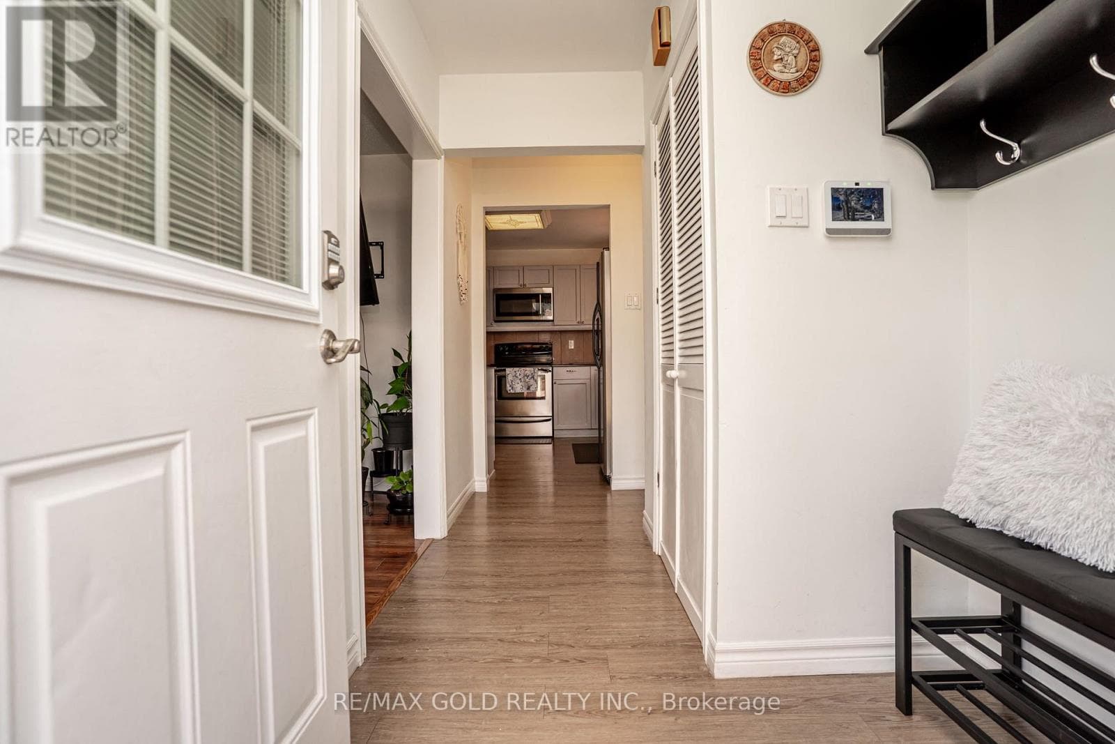 53 DAVENPORT CRESCENT photo 5