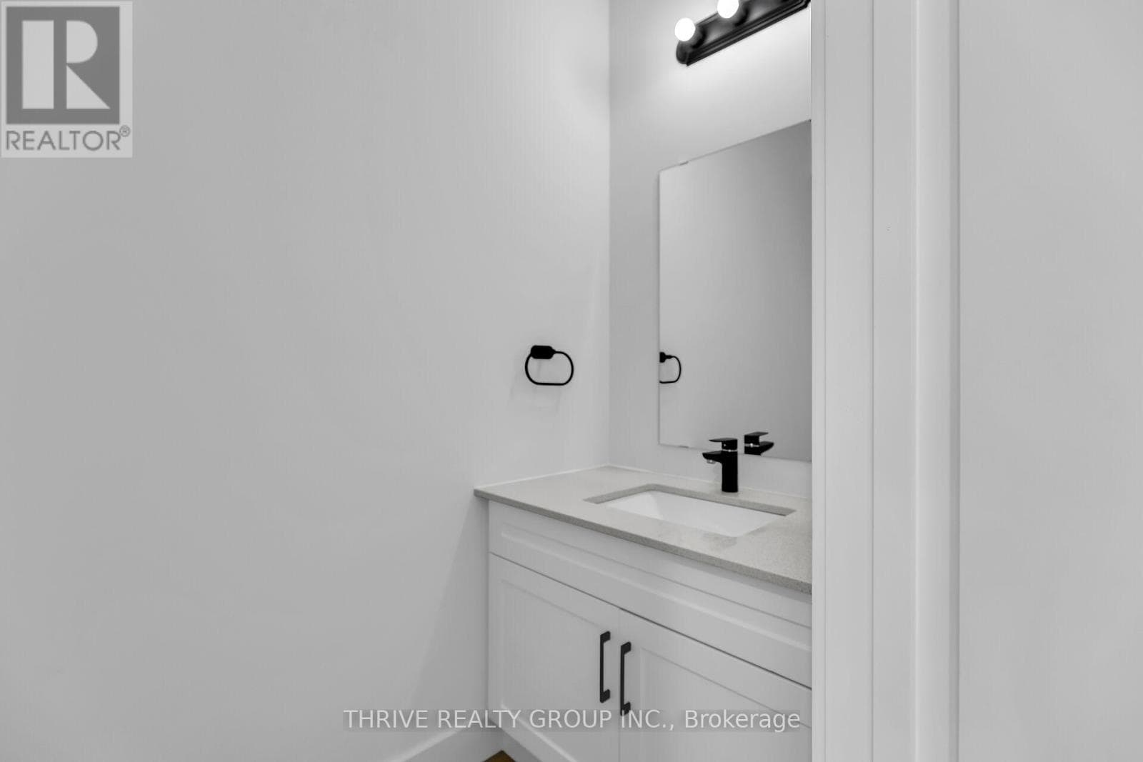 72 - 1595 CAPRI CRESCENT photo 5