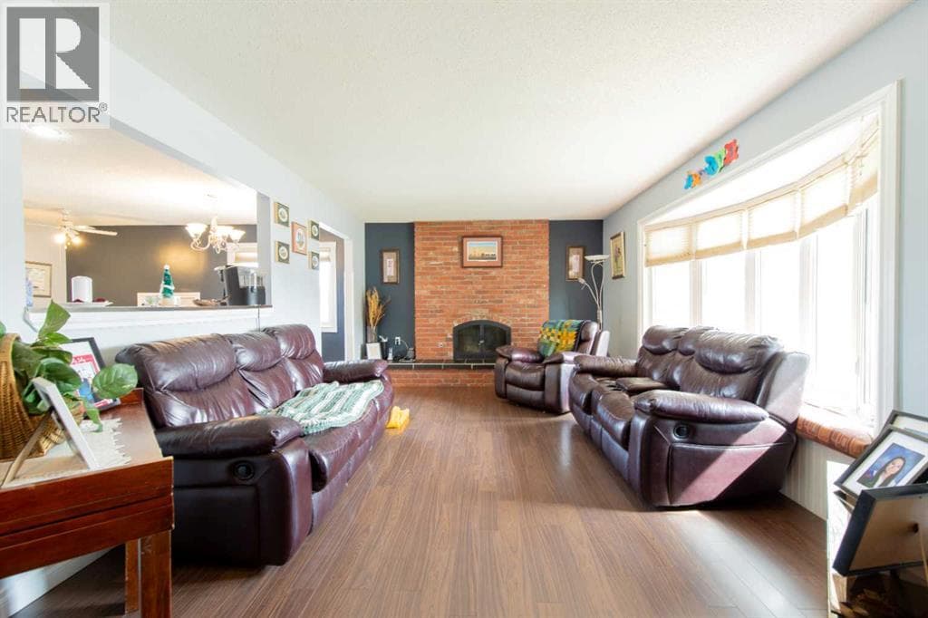 667 21 Street photo 5