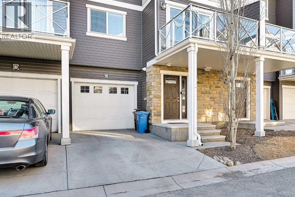 909 Skyview Ranch Grove NE photo 2