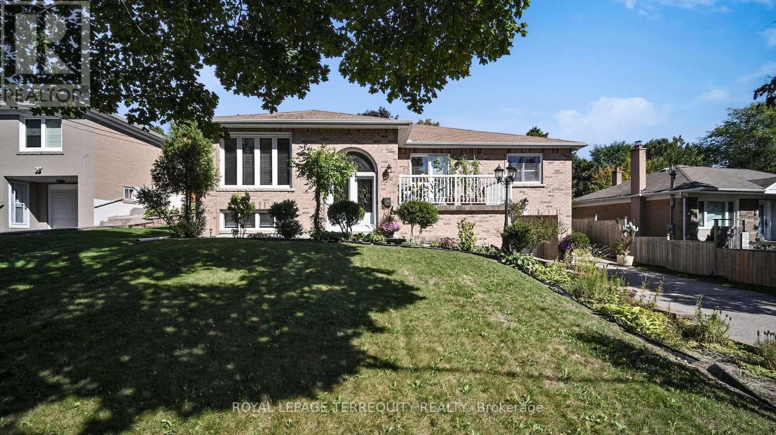 134 HADRIAN DRIVE photo 3