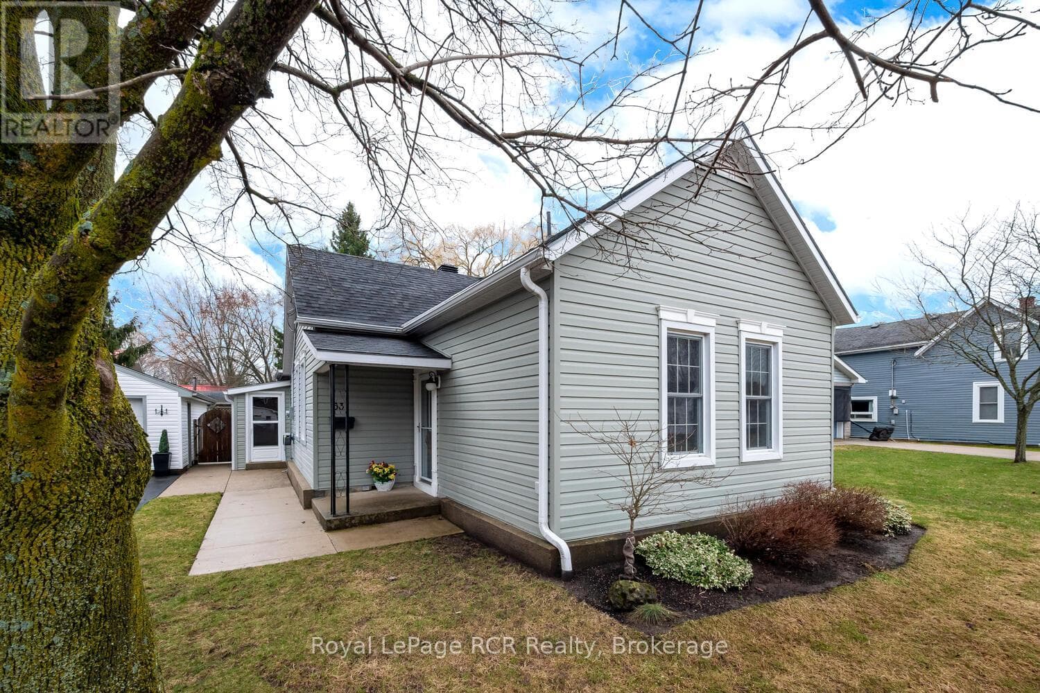 631 9TH STREET W photo 3