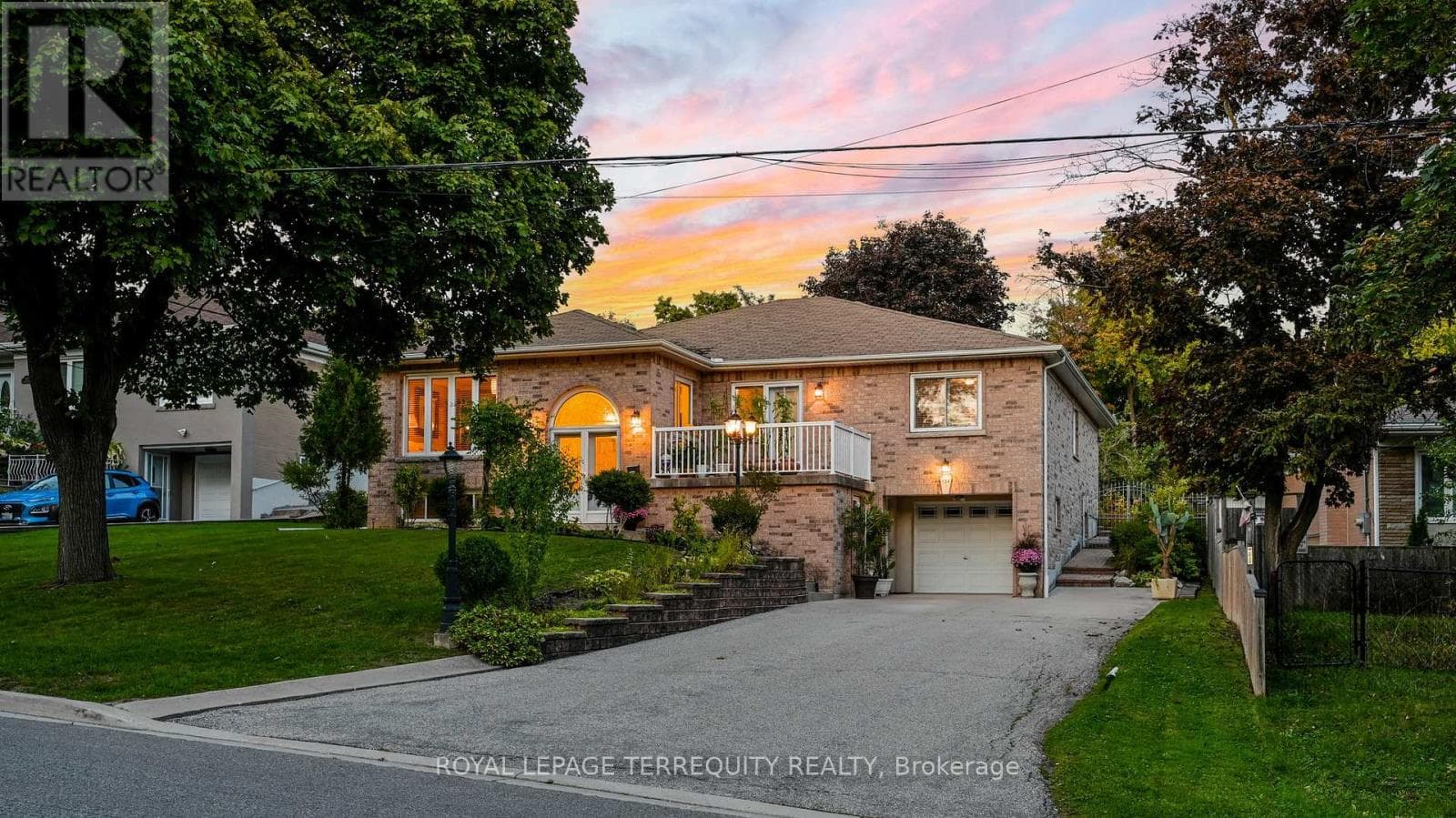 134 HADRIAN DRIVE photo 2