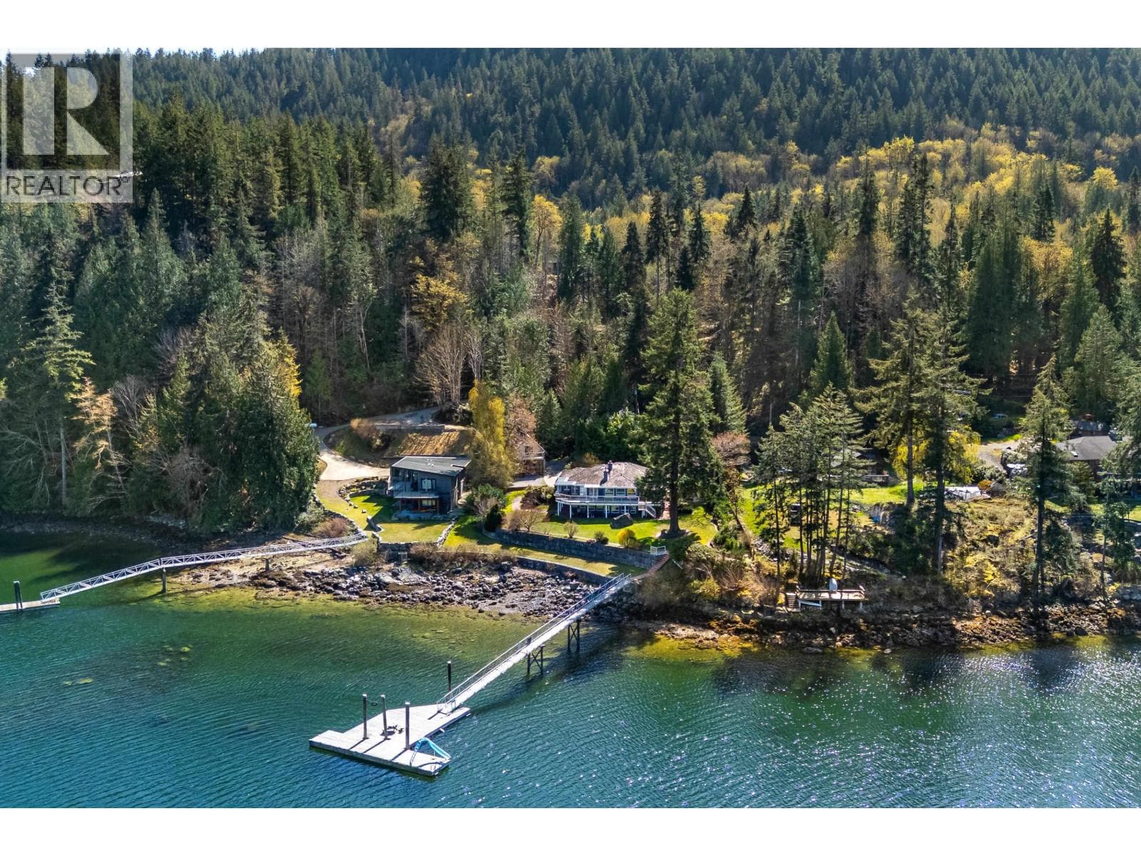 12879-12881 SUNSHINE COAST HIGHWAY photo 3