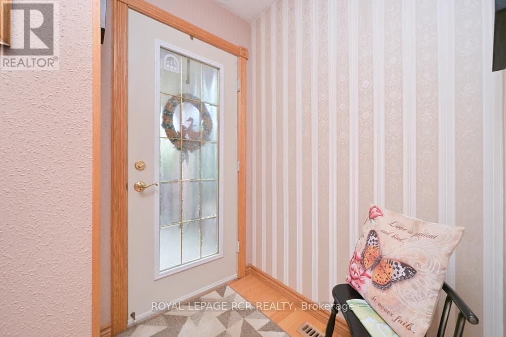 73 DUFFERIN STREET photo 4