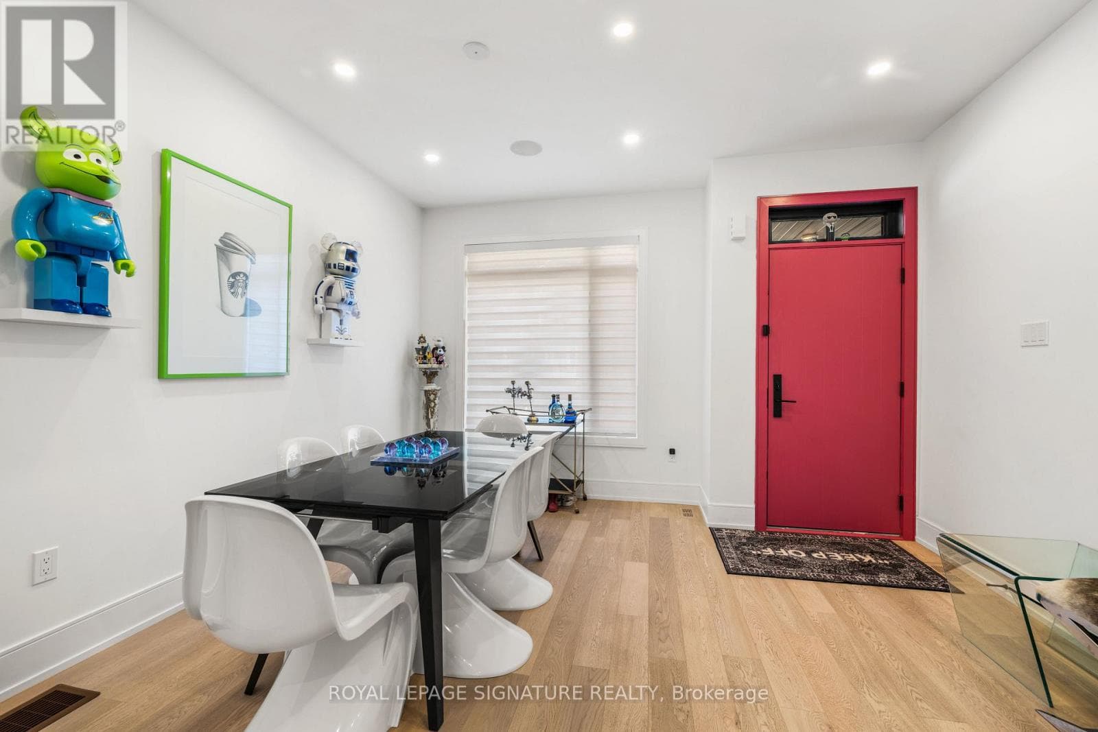 204 MCROBERTS AVENUE photo 4