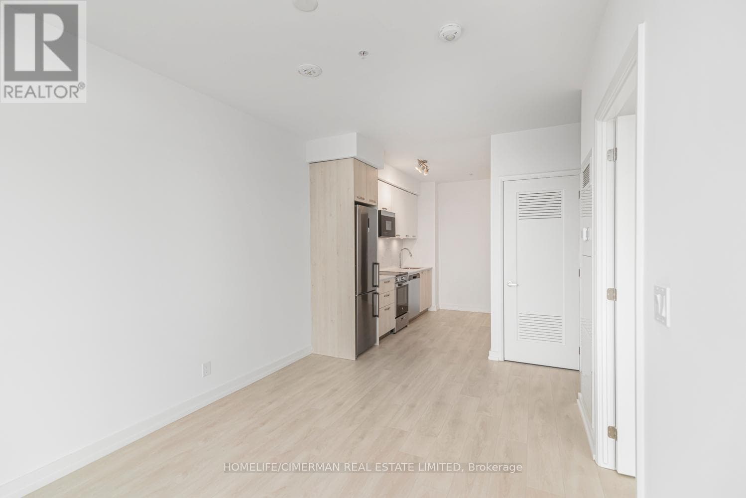 2016 - 75 JAMES STREET S photo 5
