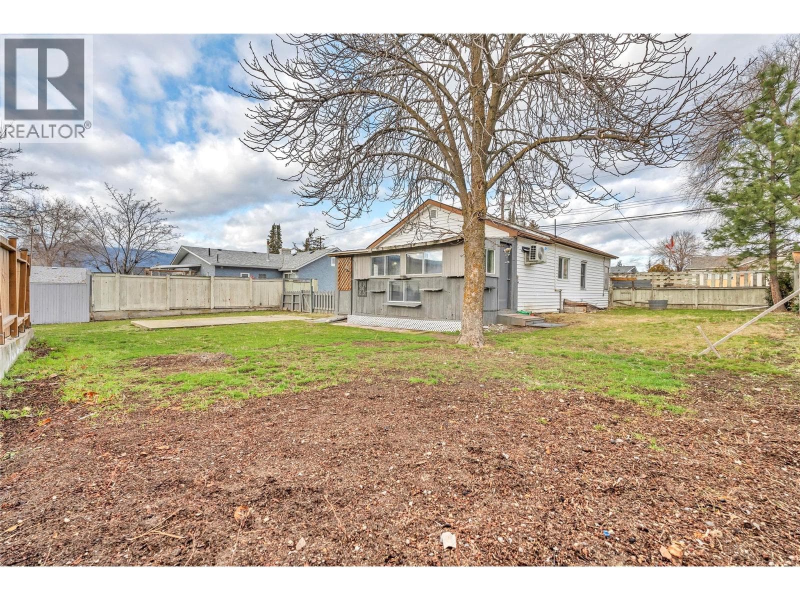 1190 Penticton Avenue photo 2