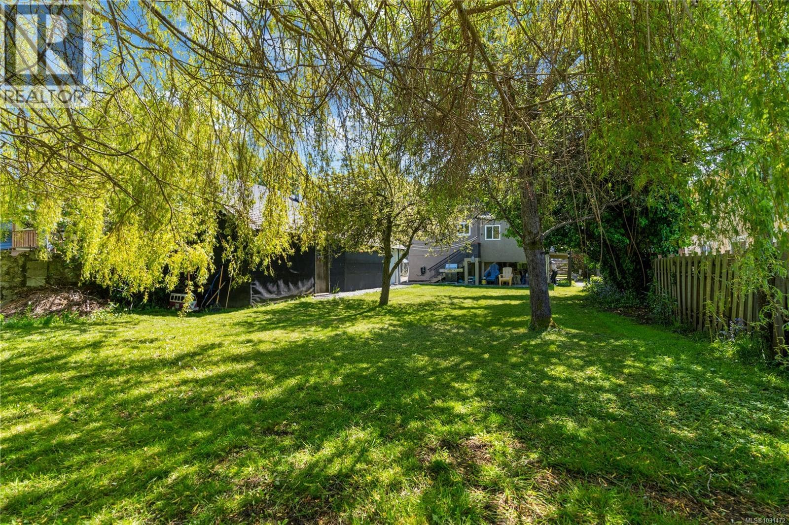 1142 North Park St photo 4