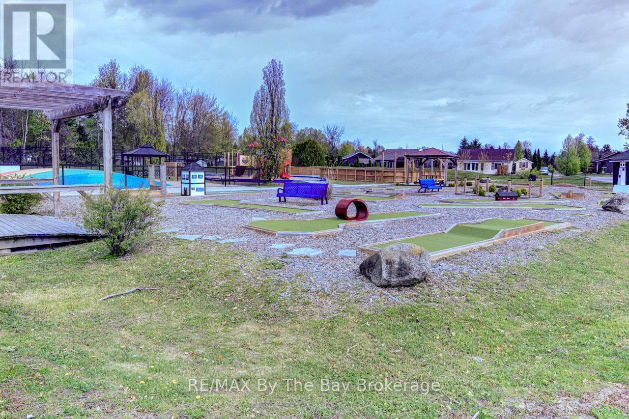 153 - 85 THEME PARK DRIVE photo 3