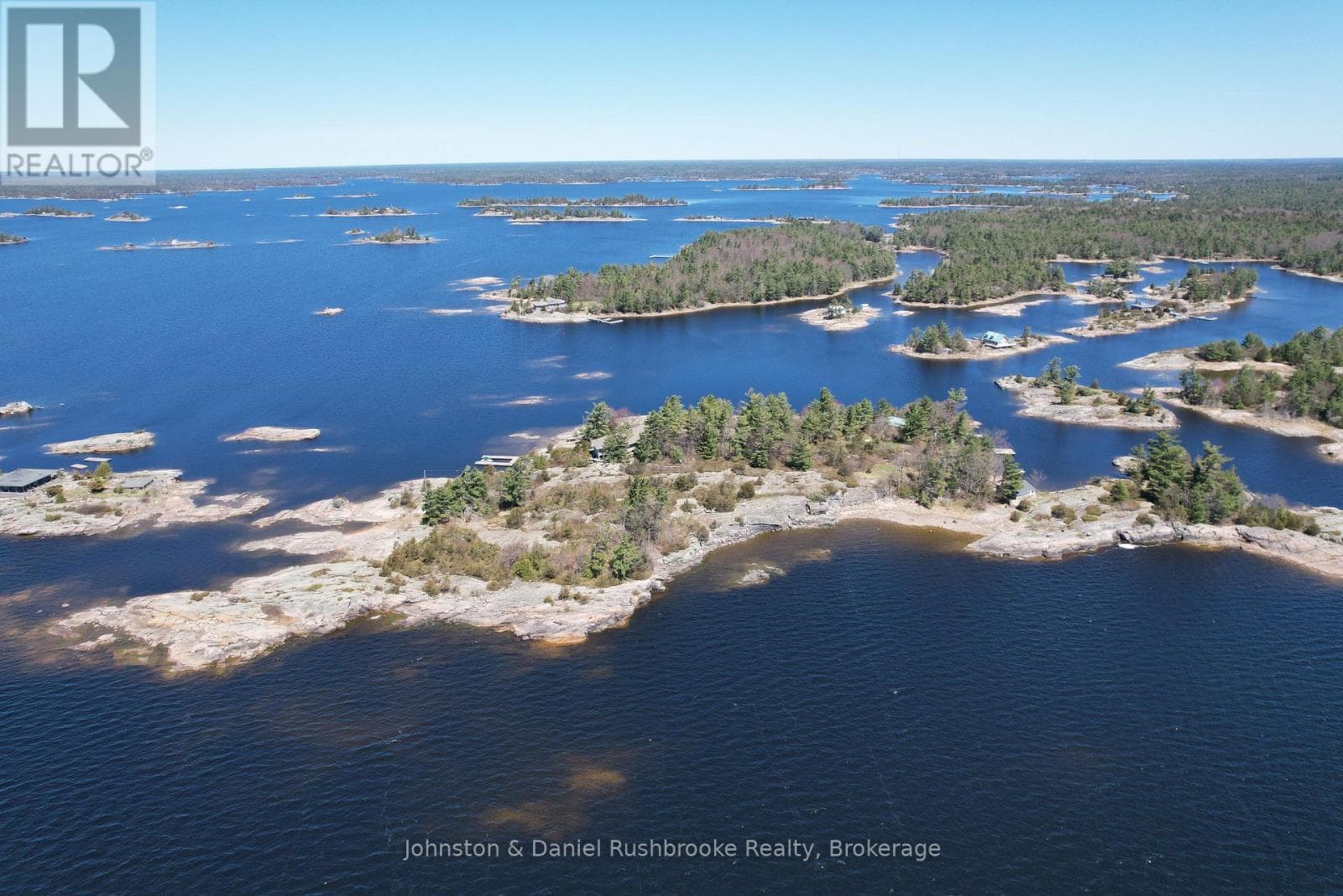 4 ISLAND 1210 photo 2