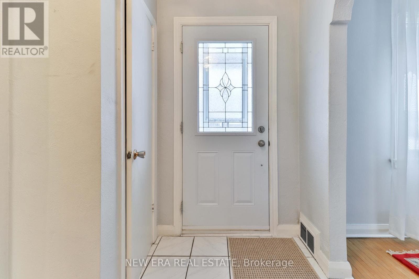 27 DELL PARK AVENUE photo 3