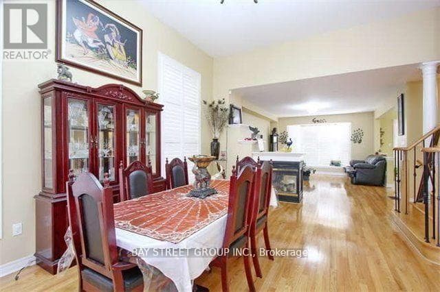6 EVERINGHAM CIRCLE photo 3