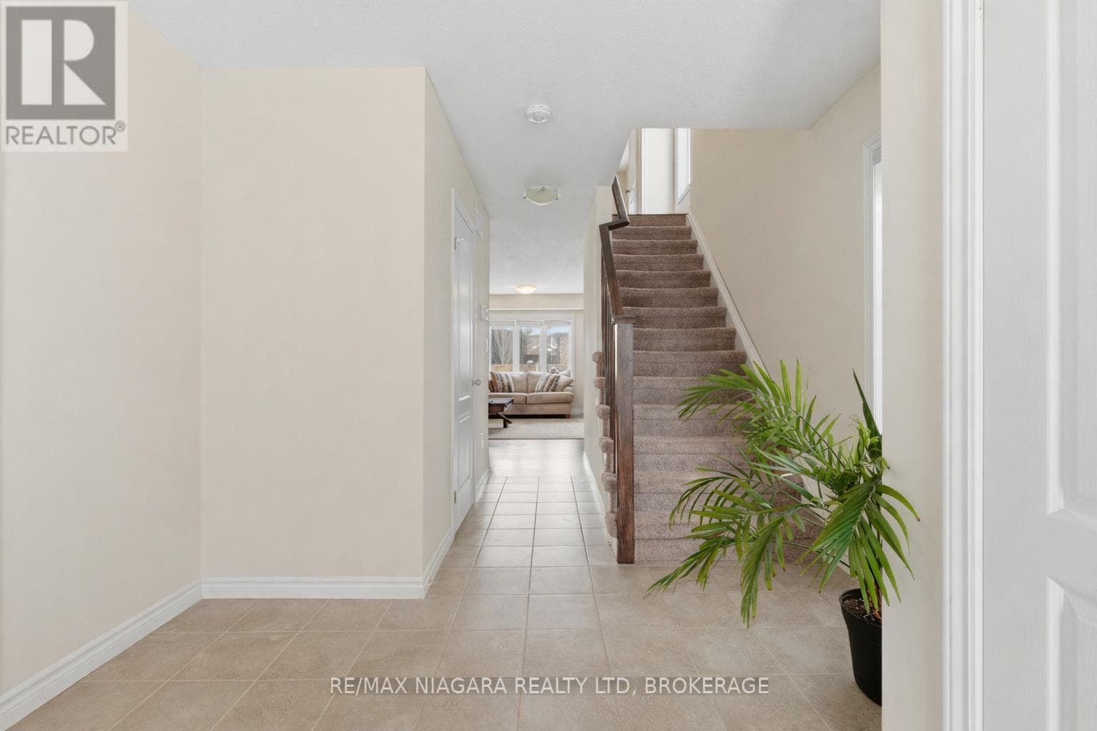 68 ABBOTT PLACE photo 3