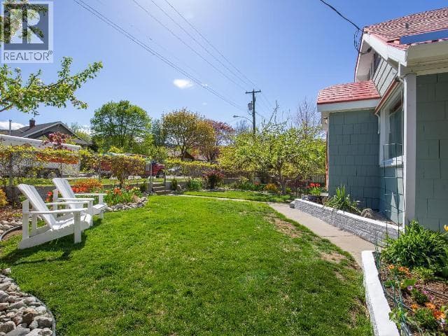 766 DOMINION Street photo 2