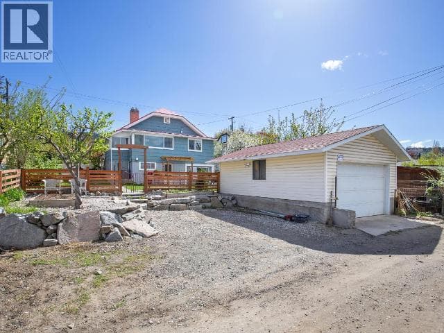 766 DOMINION Street photo 3