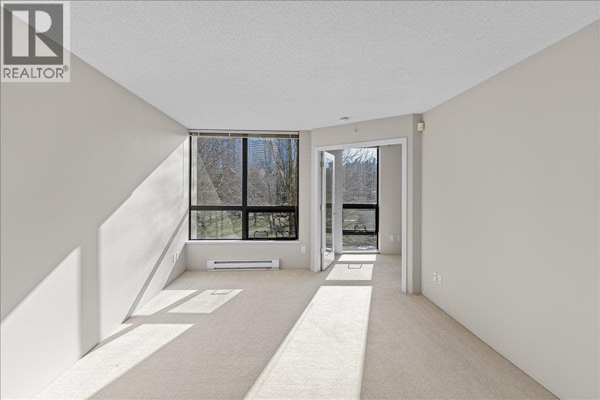 303 3588 CROWLEY DRIVE photo 2
