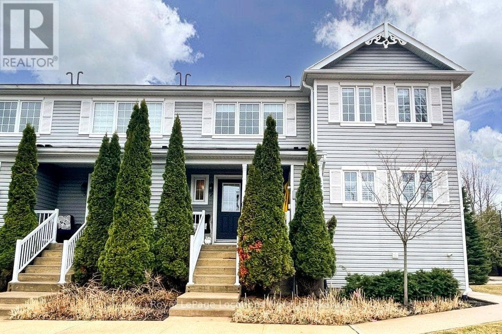 3 bed 3 bath single family at 2 ROYALTON LANE — $525,000