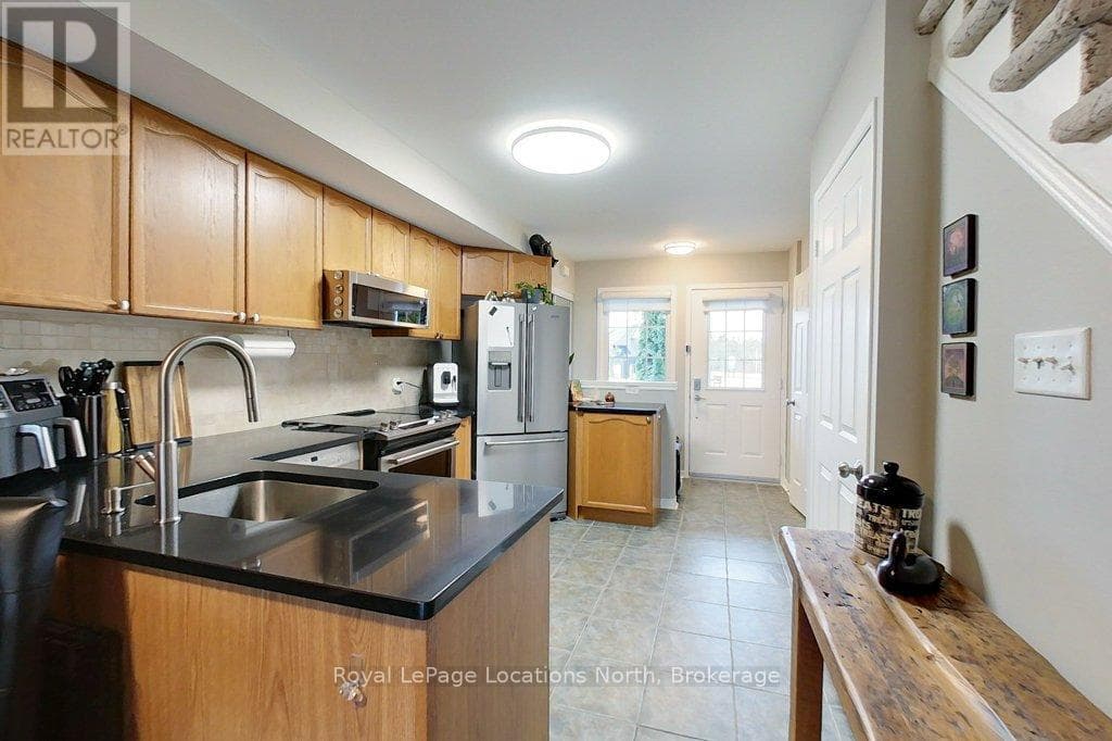 2 ROYALTON LANE photo 5