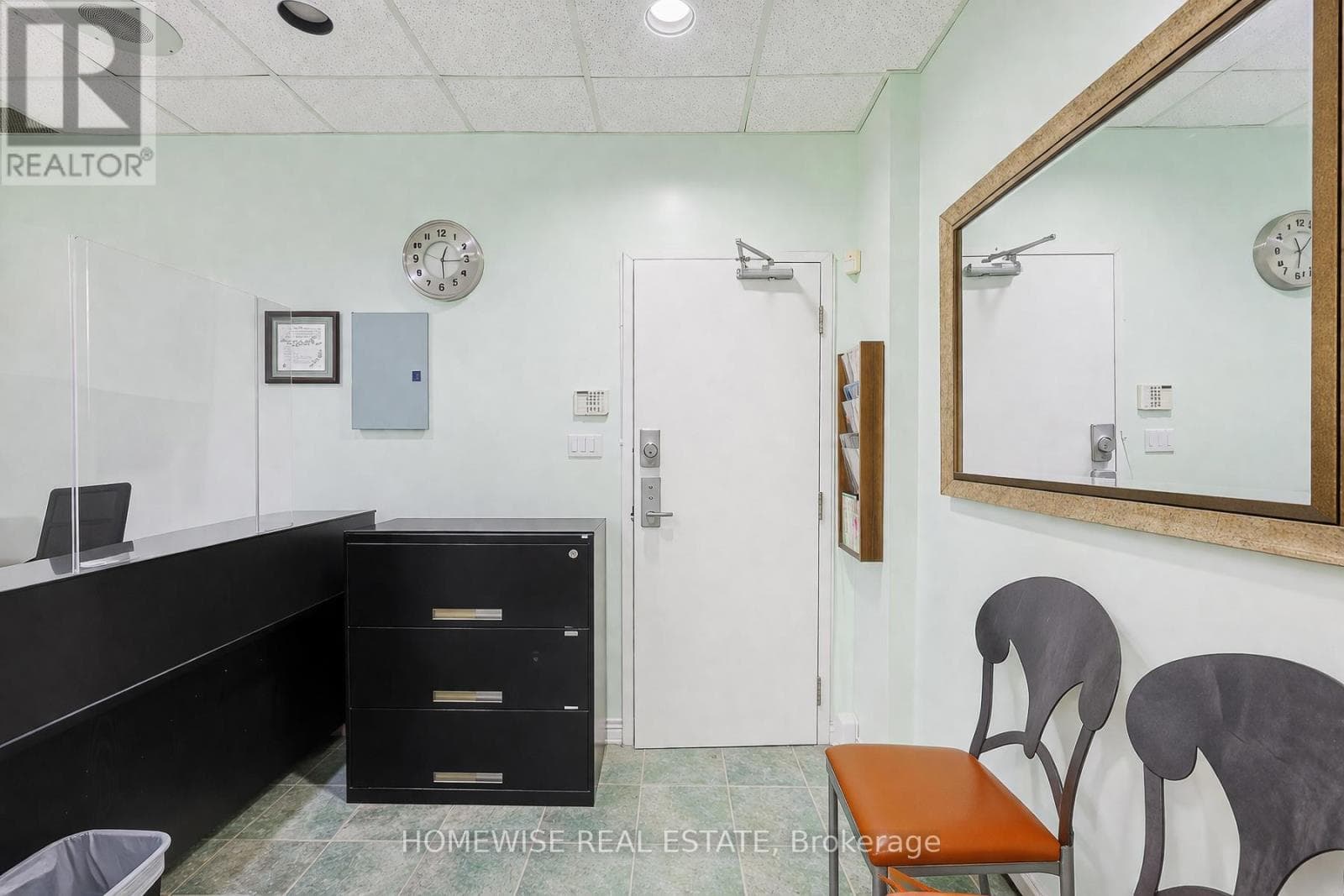 302 - 1466 BATHURST STREET photo 3